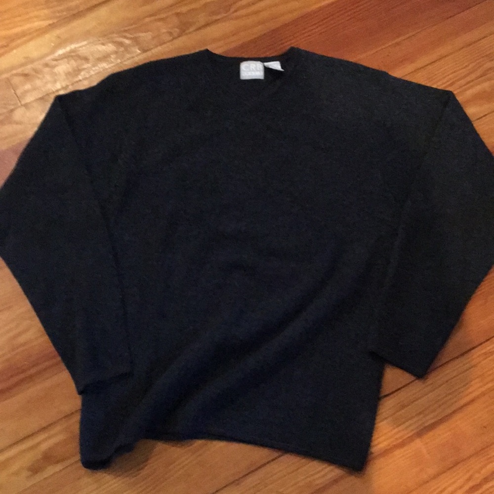 Men’s charcoal sweater